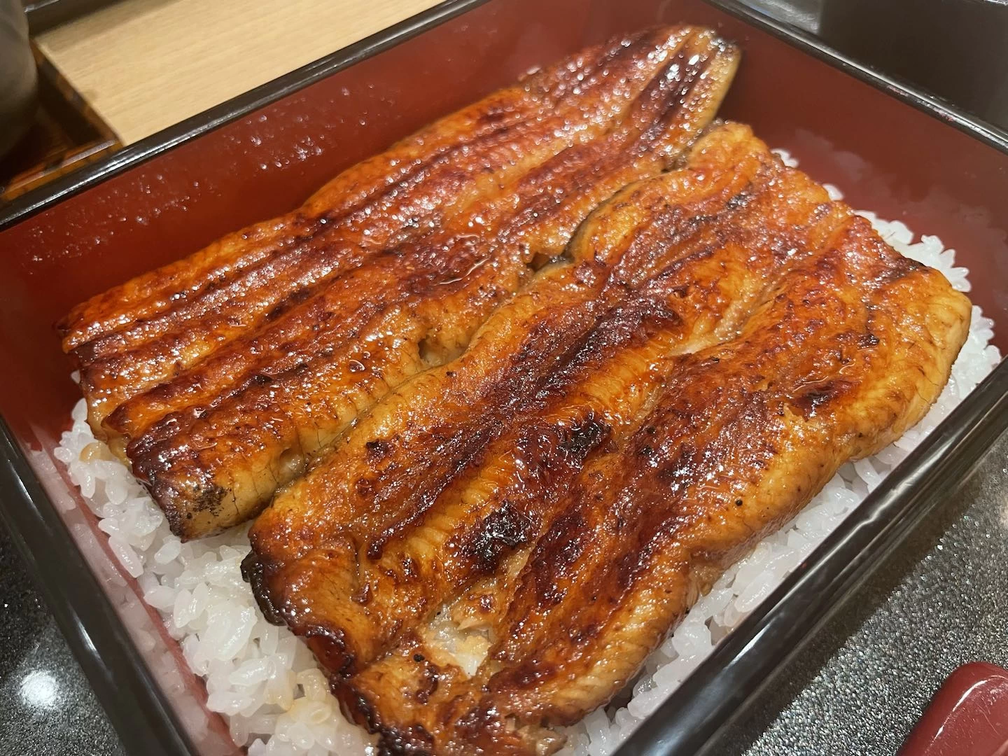 「鰻萬 阪急うめだ本店」で関東風うなぎを堪能！梅田でのランチにもおすすめ！
