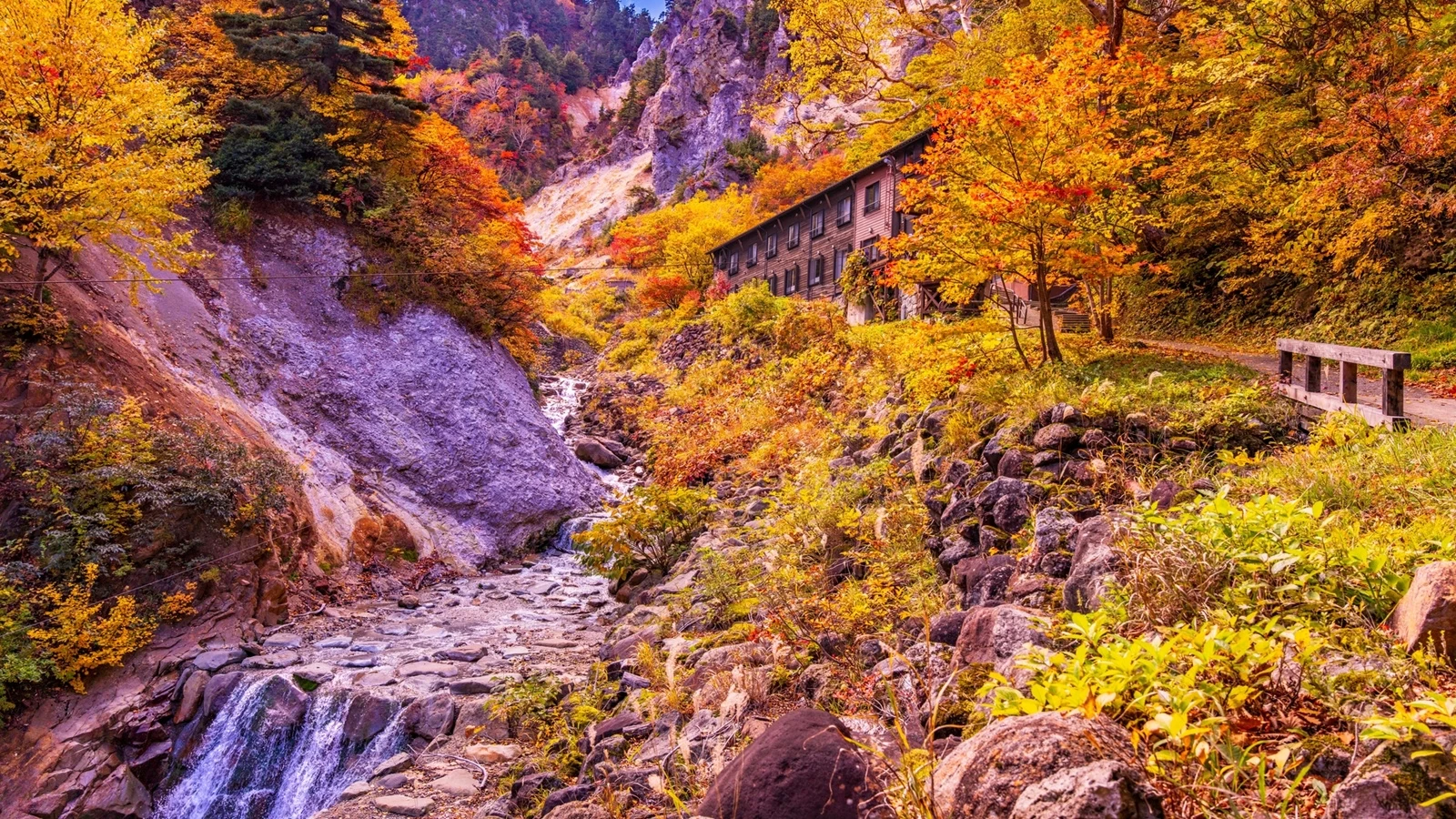 【姥湯温泉】観光完全ガイド！標高1,300mの秘湯・絶景露天風呂の魅力を解説