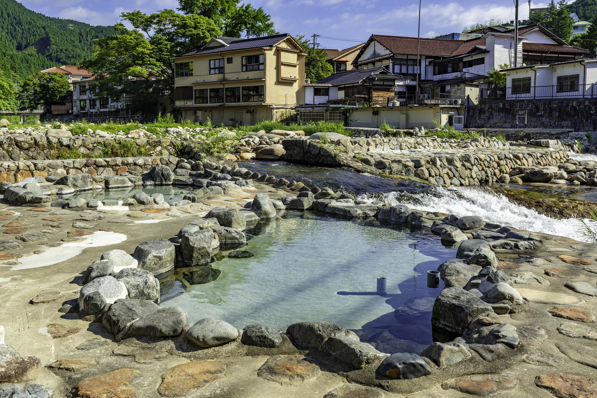 【奥津温泉】美作三湯が誇る美人の湯と足元湧出の名湯｜観光完全ガイド