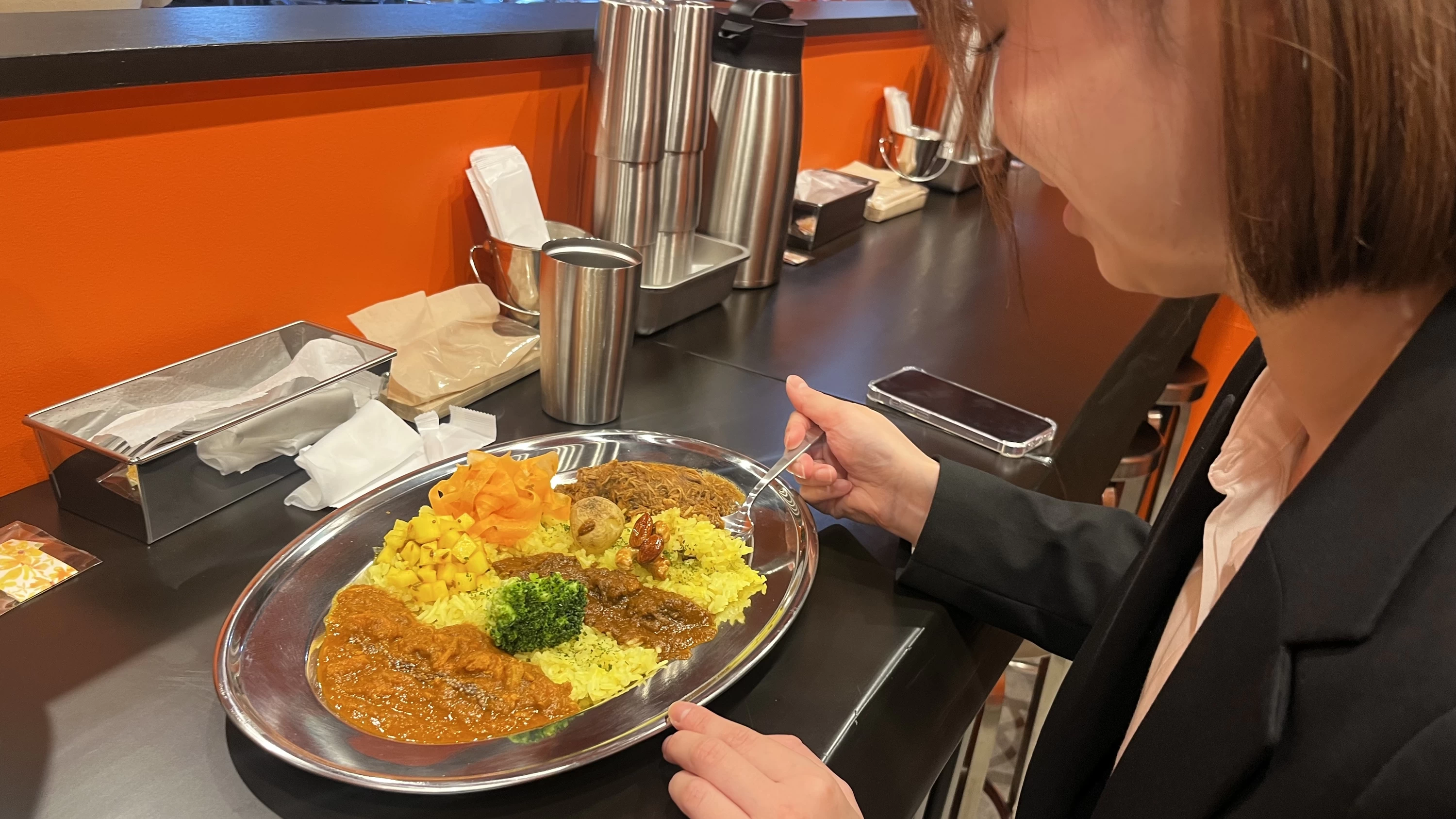 【辛いもの好きと辛さ控えめ派で訪問！地下に広がるスパイスカレーの世界、仙台・国分町「G BAR CURRY」】