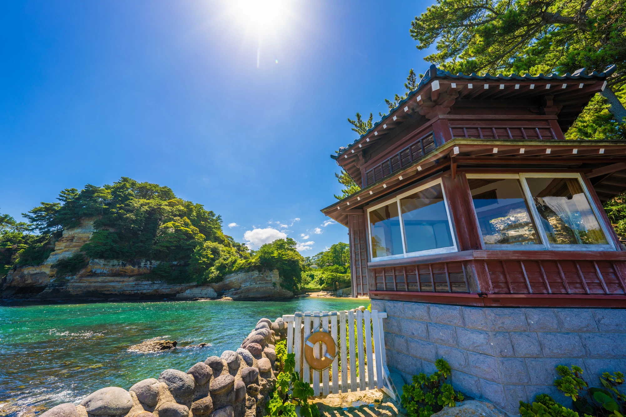 五浦海岸の六角堂