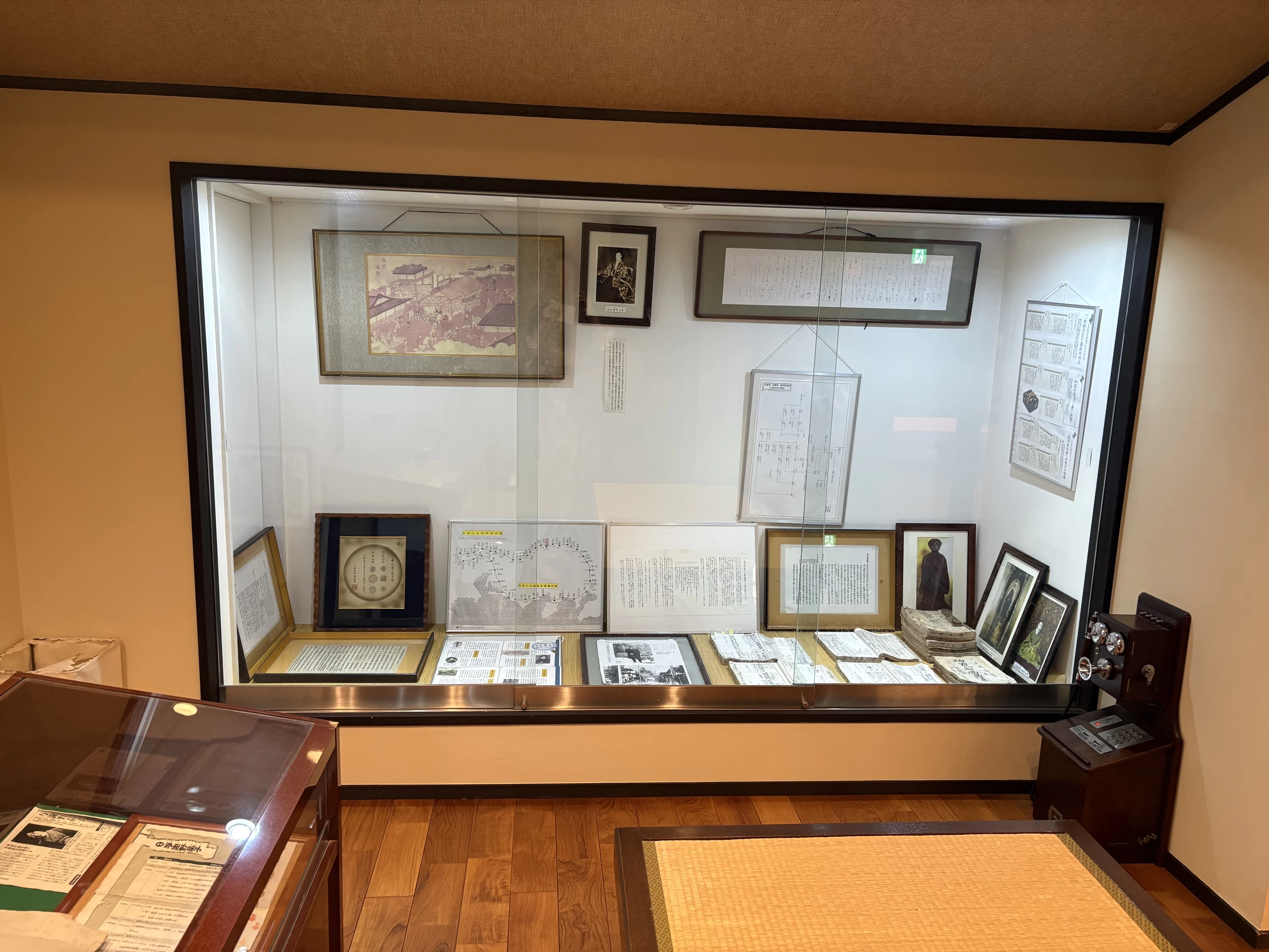 宿の歴史と伝統を語り継ぐ、貴重な展示資料の数々