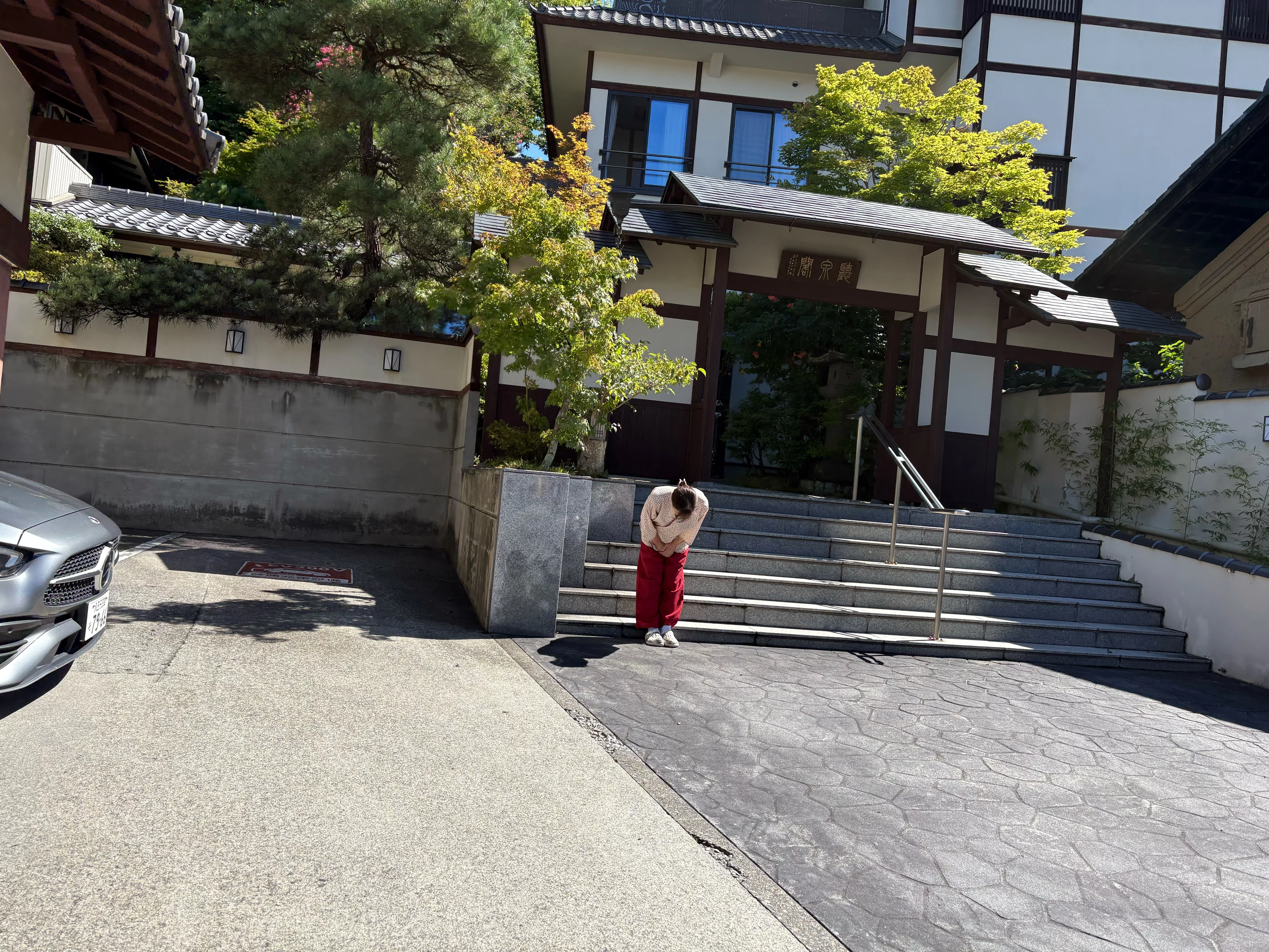 女将がお見送りしてくれました