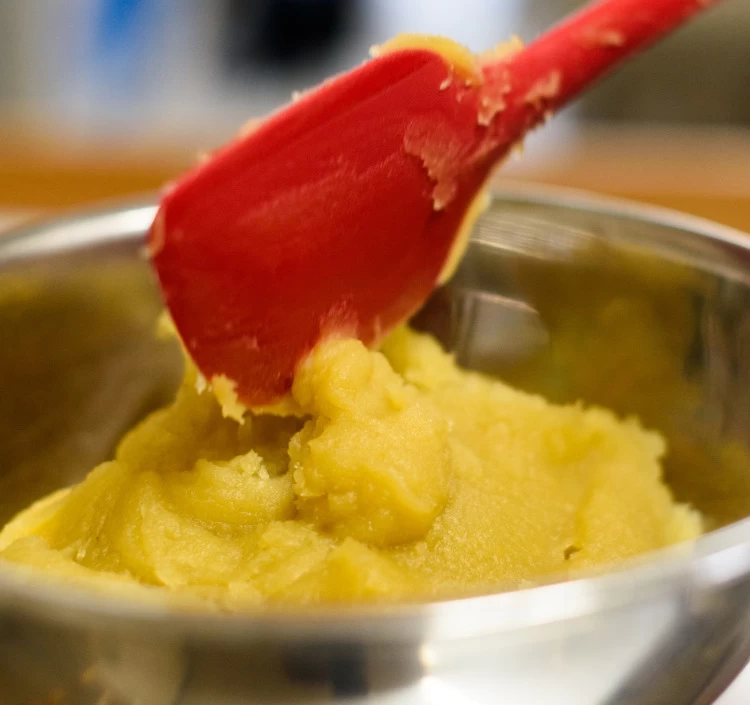 しっかりと裏ごしすることで滑らかな食感に