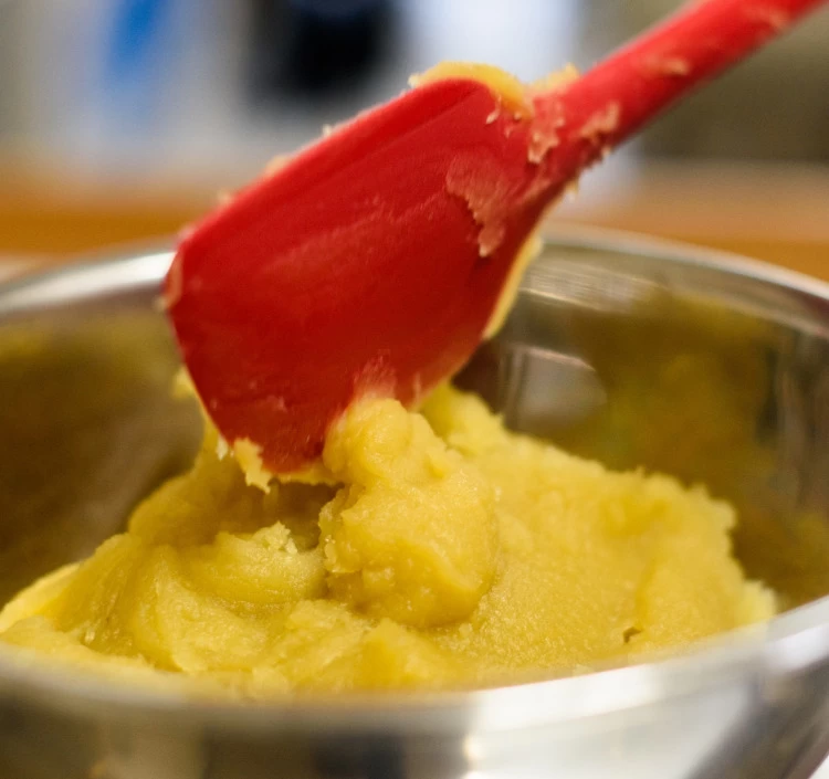 しっかりと裏ごしすることで滑らかな食感に