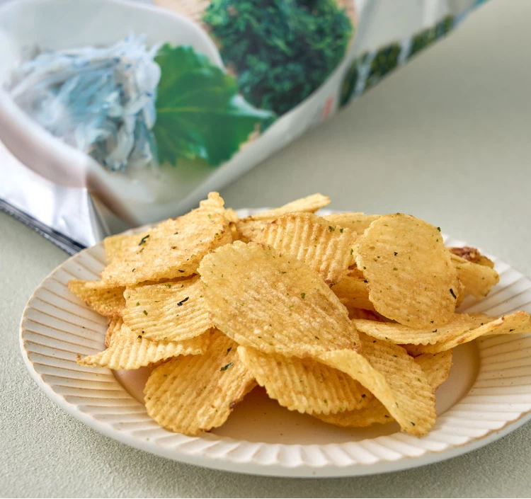 神奈川限定湘南しらす醤油ポテトチップ15個入り（ケース）