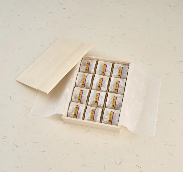 白板こぶ巻梅　12粒入　個包装 【北海道産バッテラ昆布使用】
