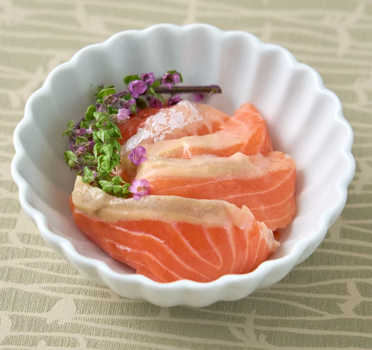 【化粧箱入り半樽（85g）×2個】ふくいサーモンの昆布締め・小鯛の笹漬け