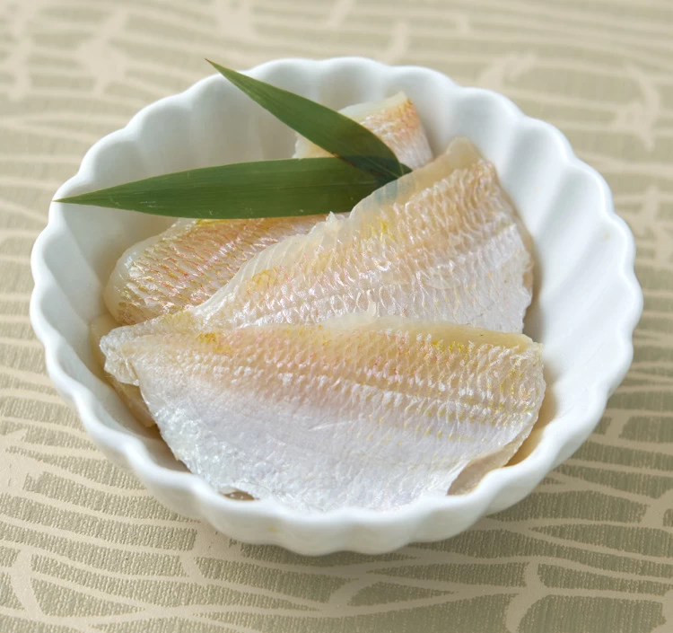 【化粧箱入り半樽（85g）×2個】ふくいサーモンの昆布締め・小鯛の笹漬け