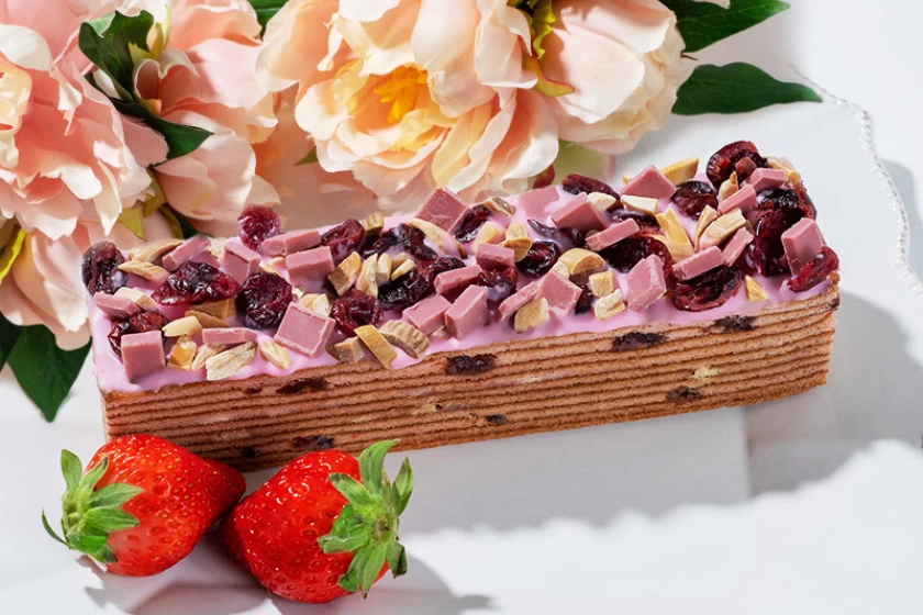 ごろごろルビー苺バウムクーヘン