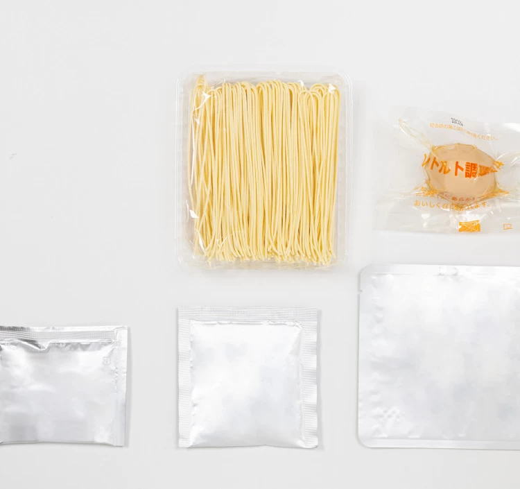 具材たっぷり！新発売お土産ラーメン 昭和（むかし）ラーメン1食×4個セット