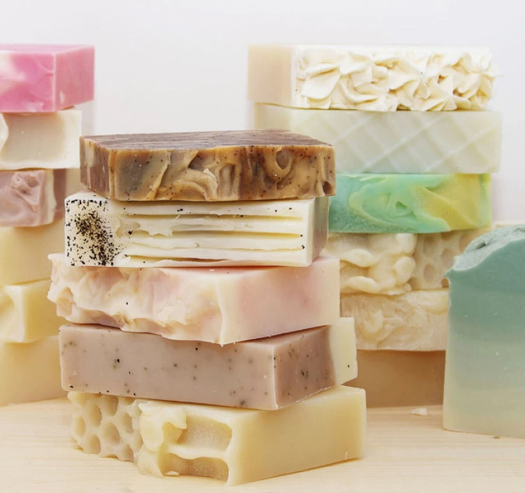 いろいろな自然素材を活かした20種類の石鹸『THE Soap』