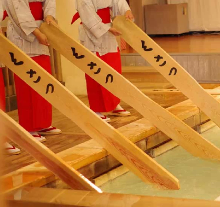 肌にやさしい洗顔石鹸　草津温泉の源泉入り　湯けむりせっけん（しっとり保湿タイプコラーゲン入り）　100g