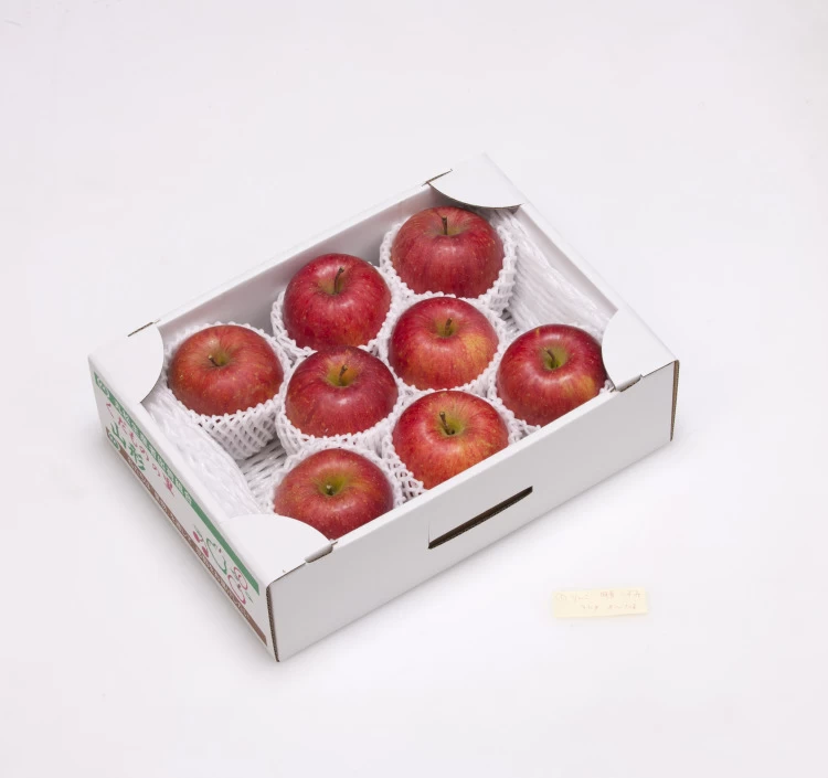山形県朝日町産「サンふじりんご」いずみ3kg＞｜りんごをお取り寄せ・通販するなら【旅色】