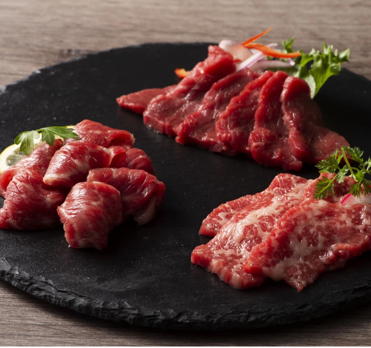 ふじ馬刺し大トロ中トロ上赤身食べ比べ