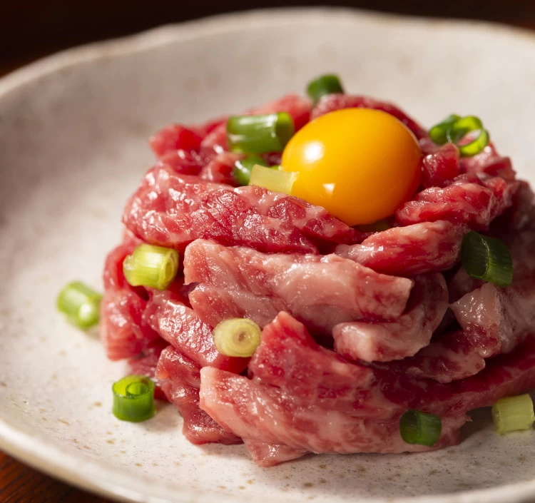 【送料無料】和牛ユッケ食べ比べセット あか牛・藤彩牛ユッケ40g各2個(計4個)