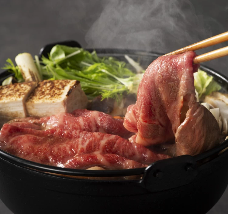 A5-4藤彩牛 ロースすき焼き・しゃぶしゃぶ用 300g【加熱用】