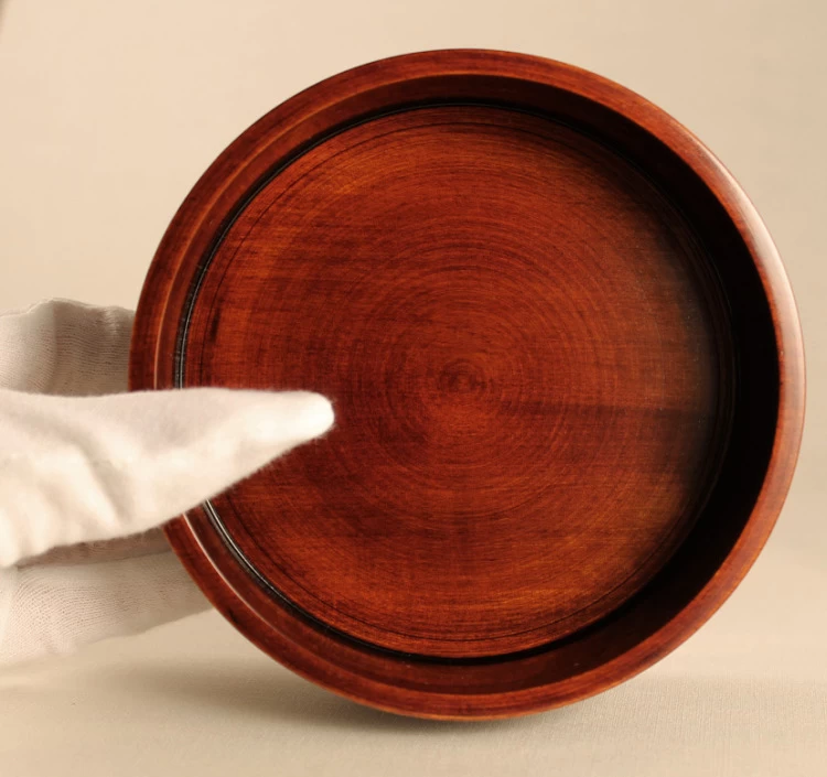 香川県産漆100％ 木地溜の二段重ね丸弁当箱（保多織のハンカチ付き、紙箱入り）