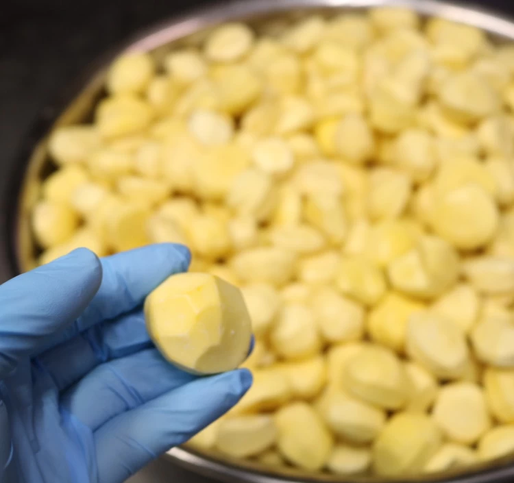 茨城県産の新栗を贅沢に使用