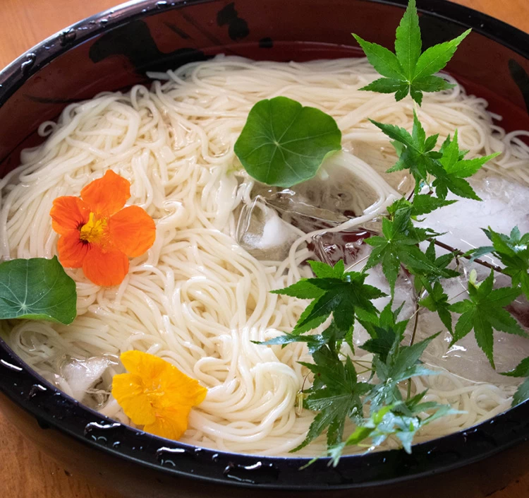 コシの強さとのど越しが特徴です