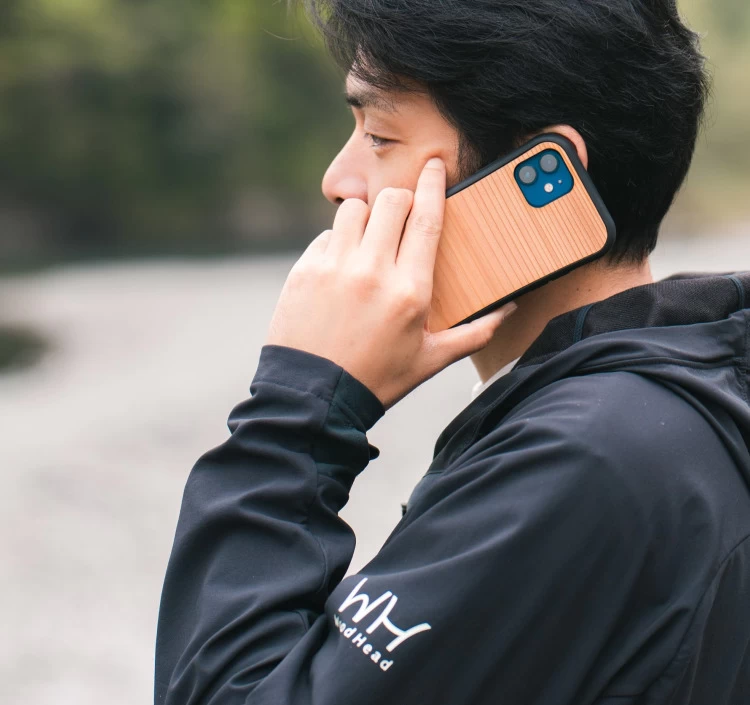 木頭杉iPhoneケース　15Pro対応モデル