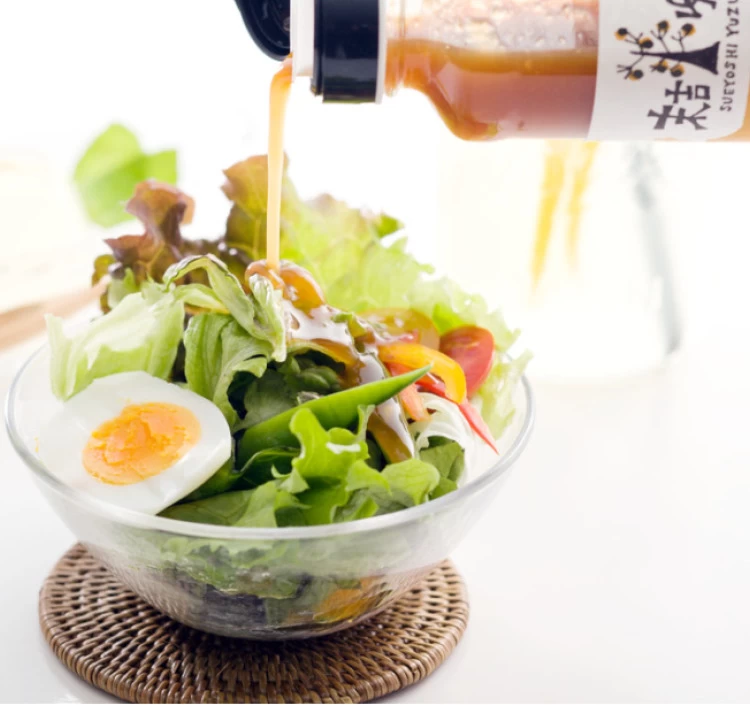 ゆずノンオイルドレッシング(ゆずの果汁と果皮を使った、風味豊かなヘルシードレッシング)