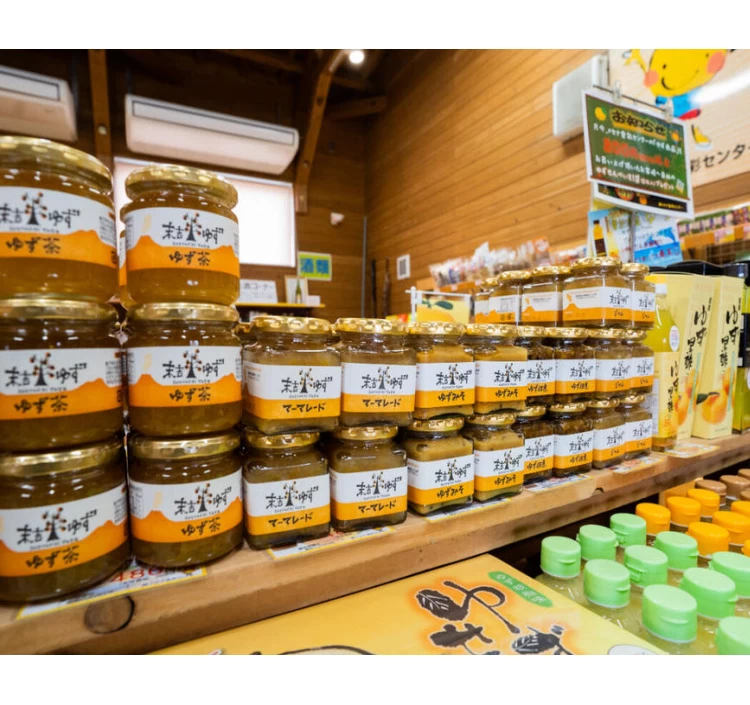 お茶漬けや巻き寿司の具として、またそのままおつまみとしても楽しめる