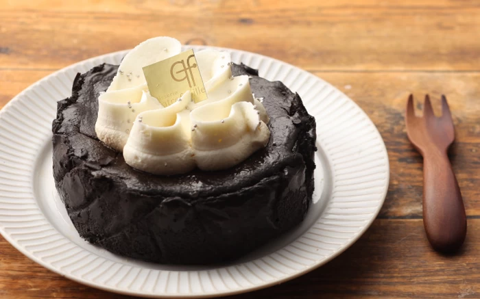 ブラックバスクチーズケーキ　12cm【送料無料】