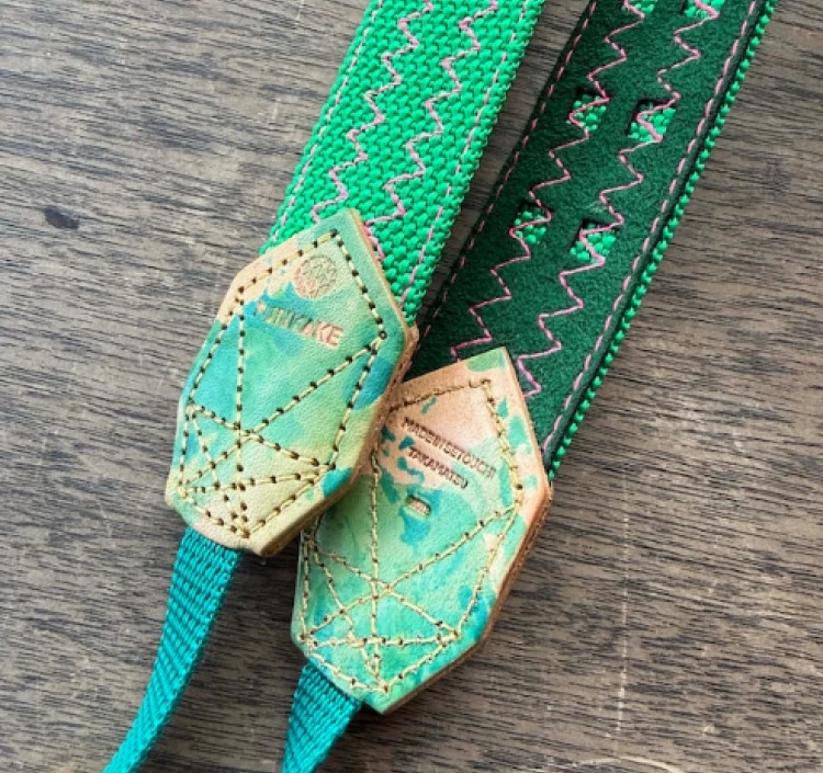 30mm幅カメラストラップグリーン裏地グリーン革ムラ染