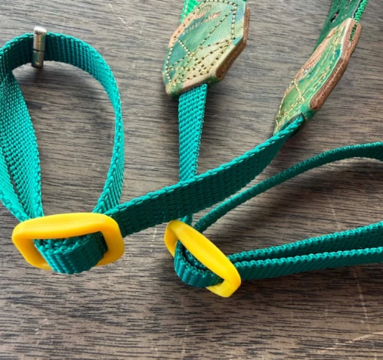 30mm幅カメラストラップグリーン裏地グリーン革ムラ染