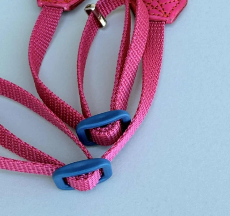 30mm幅カメラストラップライトグレー裏地山藍ずり革ベタ染