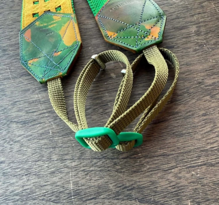 50mm幅カメラスイエローグリーン裏地イエロー革ムラ染