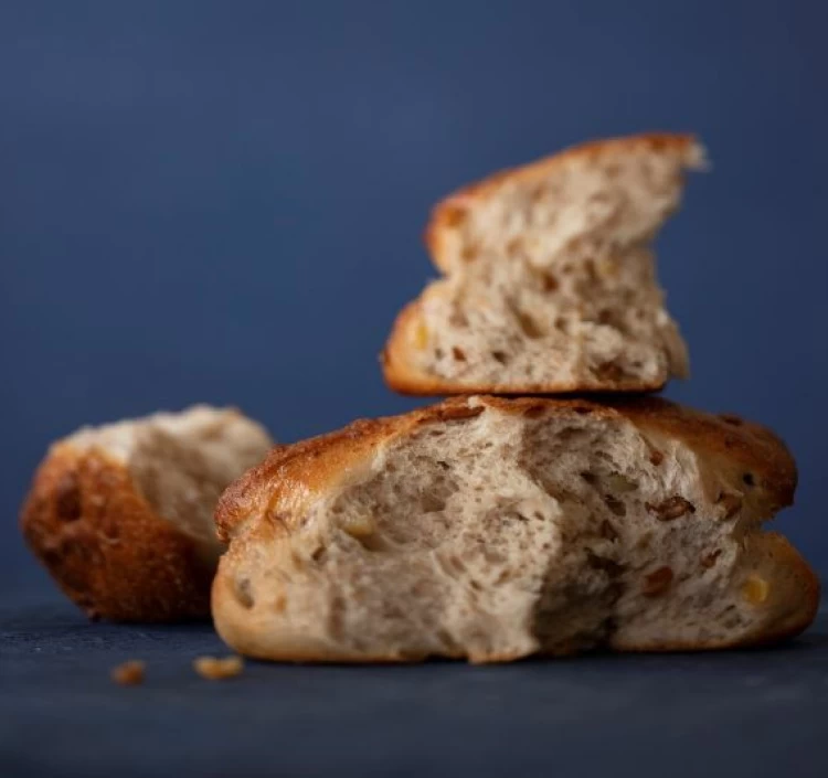 軽くトーストするとくるみの香ばしさとカリッとした食感が楽しめるくるみパン