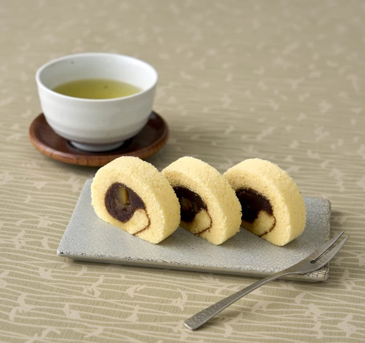 ふんわりしっとりと焼き上げたカステラ生地