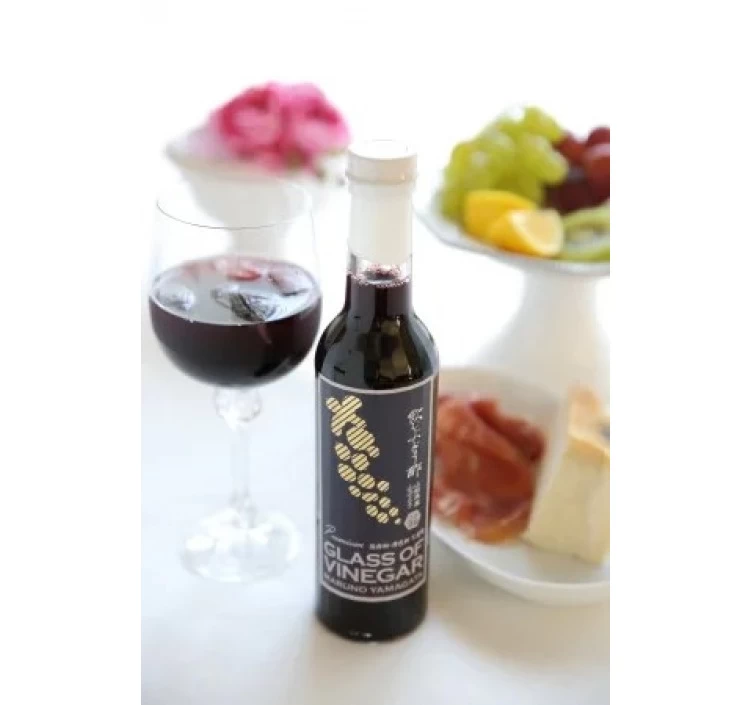 飲む果実酢プレミアム 山ぶどう酢(2倍濃縮) 《300mL》