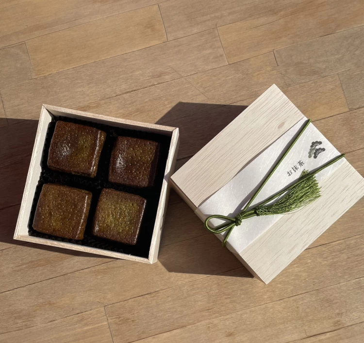 お抹茶キュービックカヌレ 4個入×4箱セット