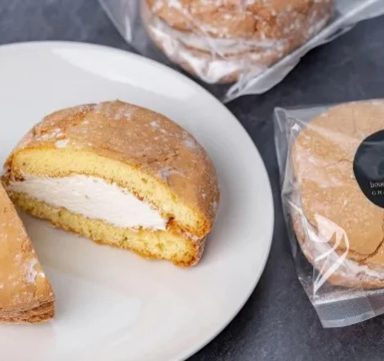 ブッセ　１０個入　（リンゴ・塩）