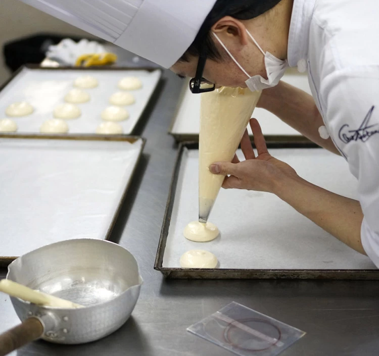 生地を絞っています。