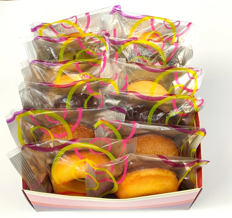 オーブンで焼き上げた焼ドーナツです。