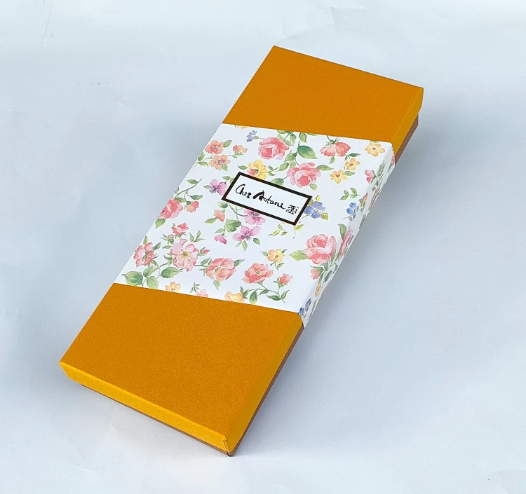 綺麗な掛け紙を添えて