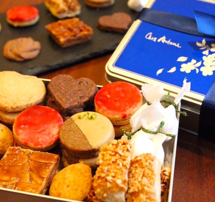 フランス語で『一口サイズの焼き菓子』という意味のフールセック。