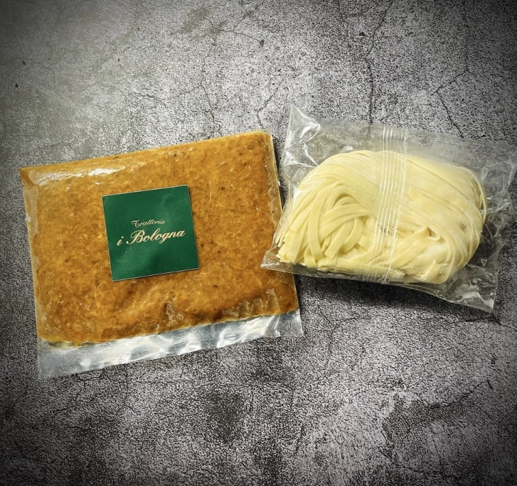 ラグーソースと冷凍生パスタのセット(1人前)　　