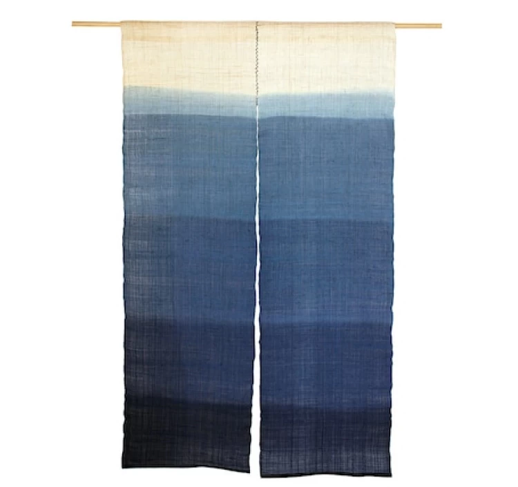 藍染麻暖簾(グラデーション・86×120cm)＞｜カーテン・暖簾をお取り寄せ 