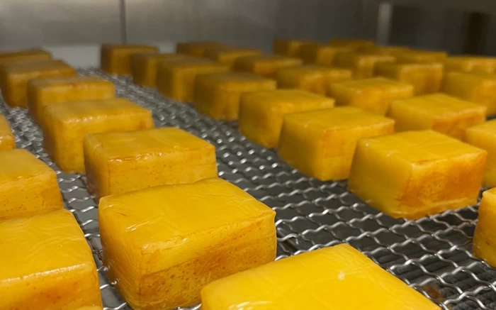 スモークチーズ-燻製2段仕込み-
