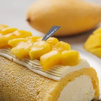 プレミアムロールケーキ　マンゴー サムネイル