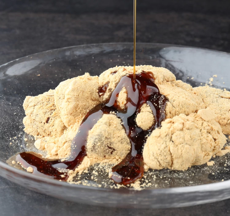 笑餅堂特製きな粉に隠れたとろけるわらび餅 箱入り黒蜜付き200g