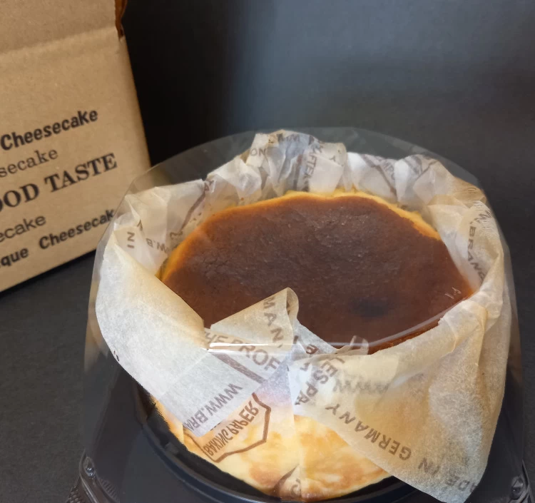 バスクチーズケーキ（直径約　12cm）四万十の米粉入り＞｜チーズケーキをお取り寄せ・通販するなら【旅色】