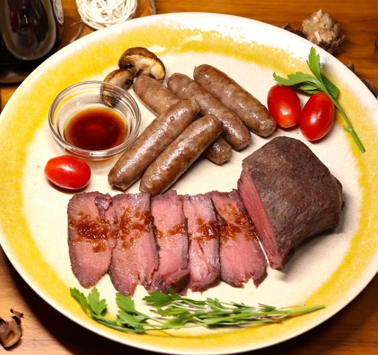 絶品！ ローストヴェニソン 鹿肉（モモ部）200ｇ×2セット低温調理した 柔らかい鹿肉のステーキです。
