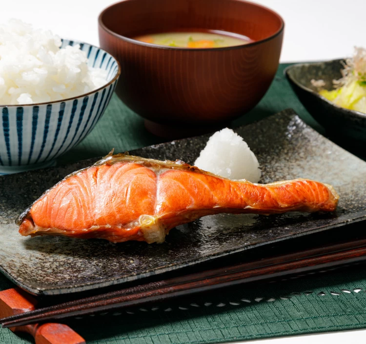 【氷蔵藁製法】天然無添加　紅鮭姿切身　1.0kg～2.4kg