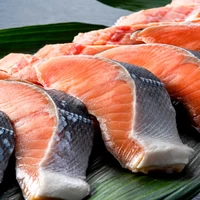 【ふっくら製法】天然無添加　白鮭姿切身　1.0kg～2.4kg サムネイル